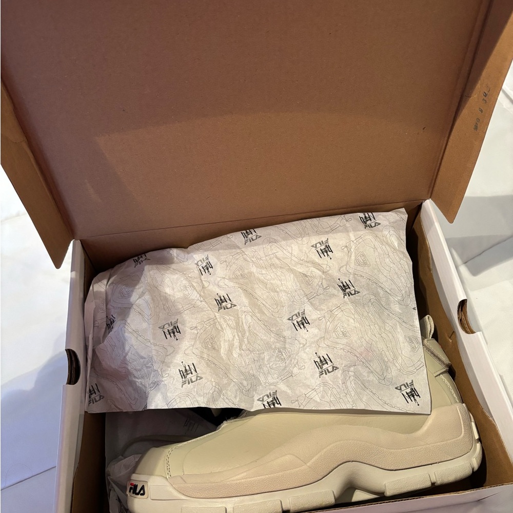 Grant Hill Fila Collab 2 Sneakers - Picture 4 of 12